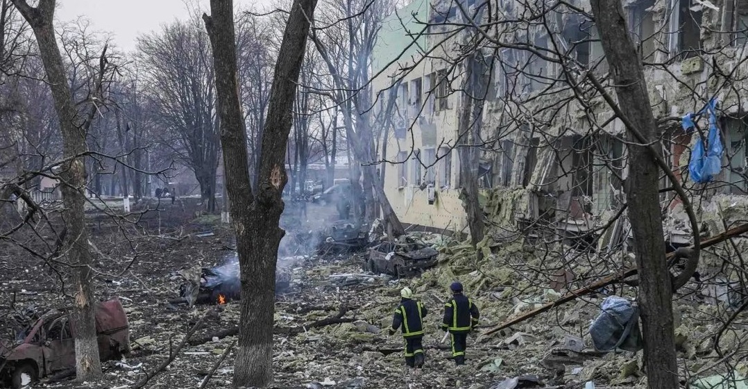 Πόλεμος στην Ουκρανία: Τρεις νεκροί από την αεροπορική επιδρομή στο νοσοκομείο παίδων στη Μαριούπολη