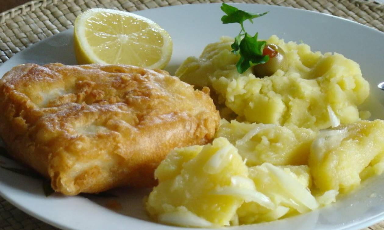 Μπακαλιάρος σκορδαλιά: Έλληνες σεφ δίνουν τις συνταγές τους για ένα λαχταριστό γεύμα