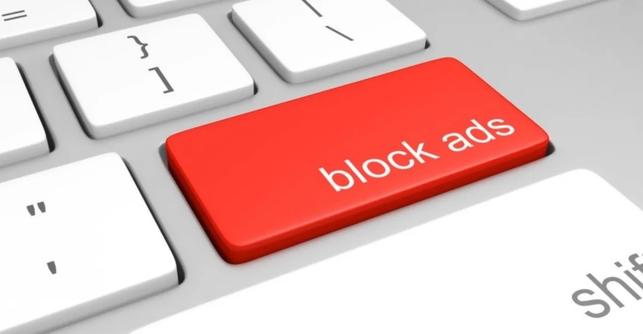 Πόσοι Έλληνες χρησιμοποιούν Ad Blocker για να μην βλέπουν διαφημίσεις στις συσκευές τους – Τι έδειξε νέα έρευνα