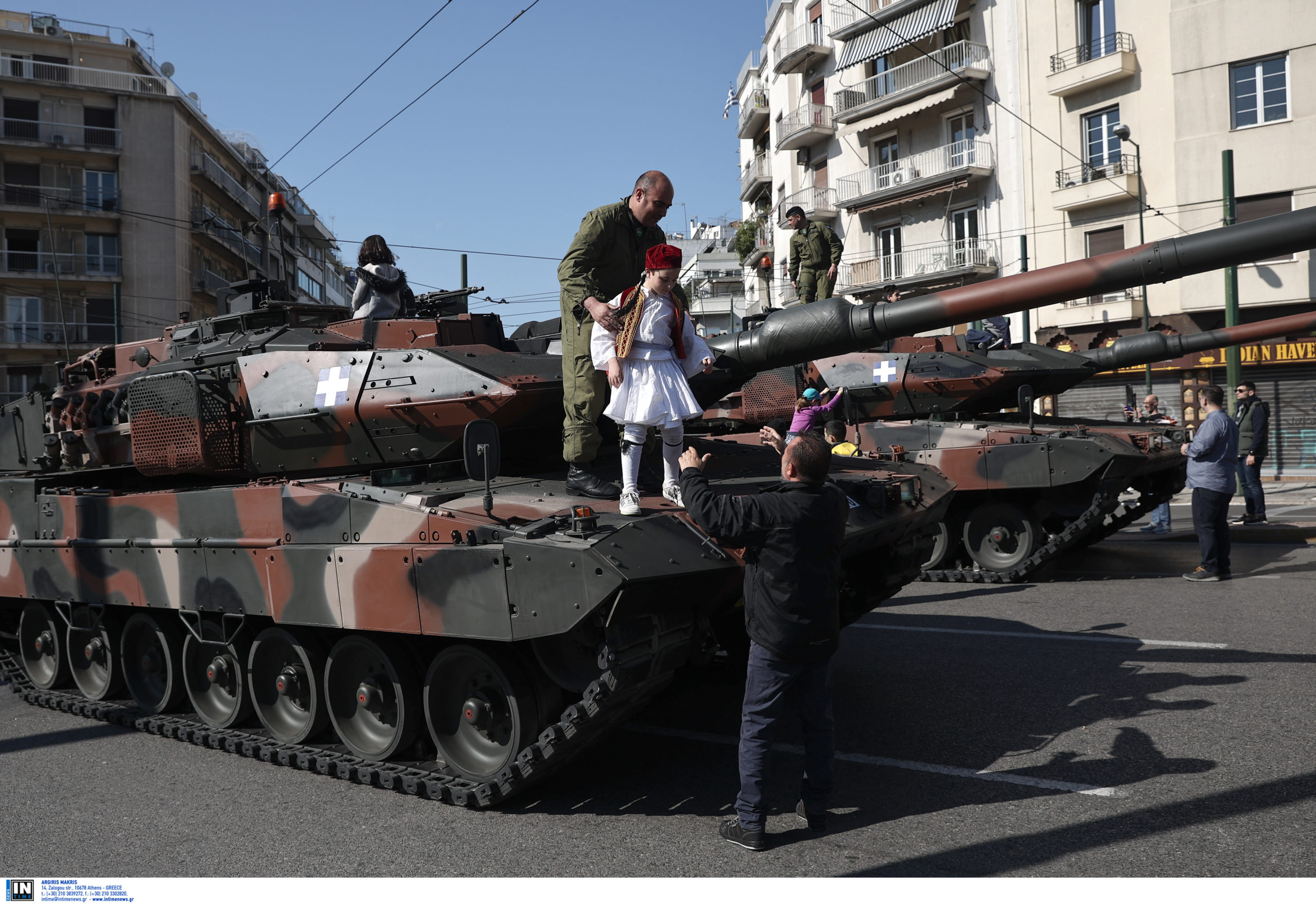25η Μαρτίου: 10+1 φωτογραφίες από την στρατιωτική παρέλαση