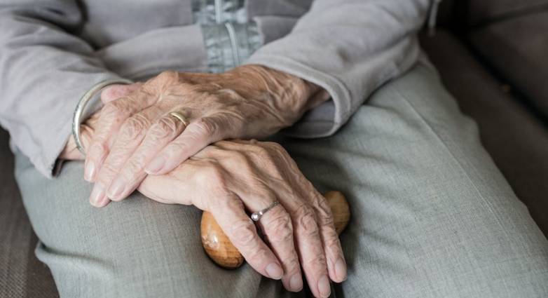 Πάτρα: Ηλικιωμένη στα δίχτυα απατεώνων – Πώς της “ξάφρισαν” όλες τις οικονομίες της