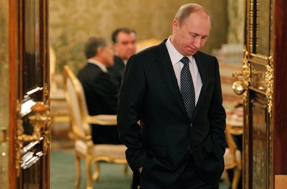 Πούτιν: Σενάρια πως πάσχει από Πάρκινσον και άνοια