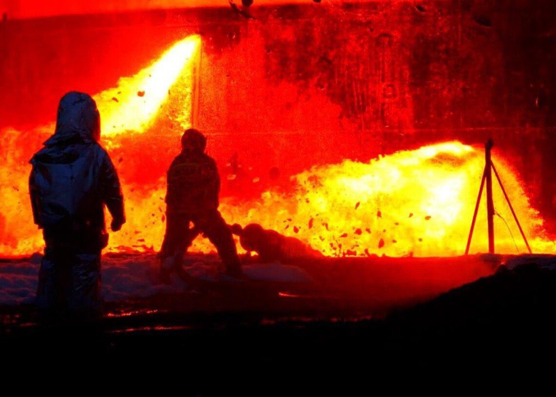 Πόλεμος στην Ουκρανία: Ρωσικός πύραυλος έπληξε δεξαμενή πετρελαίου στη Ρίβνε