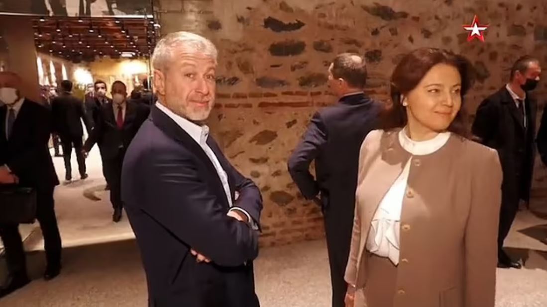 Ρομάν Αμπράμοβιτς: Τα πρώτα λόγια του στους γιατρούς μετά τη δηλητηρίασή του