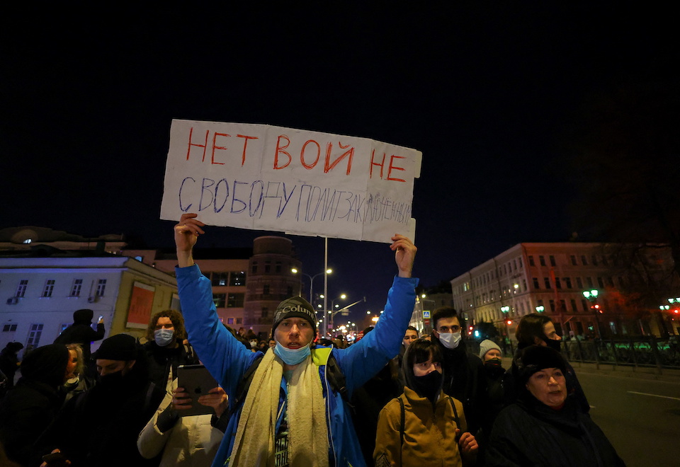 Ρωσία: Πάνω από 700 συλλήψεις σε διαδηλώσεις εναντίον του πολέμου