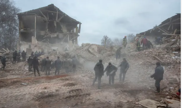 Ουκρανία: Τουλάχιστον 10 νεκροί σε ρωσικούς βομβαρδισμούς στη Σούμι