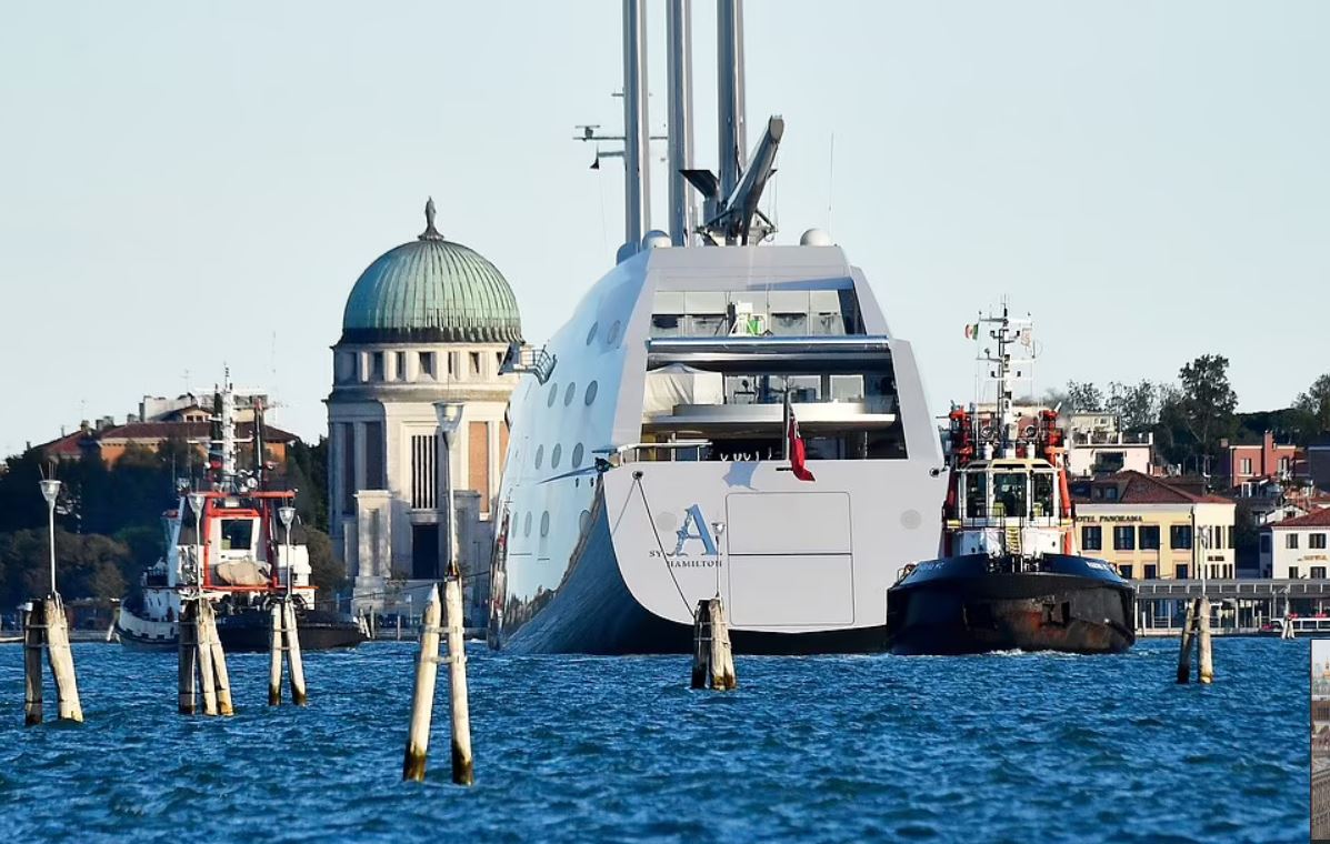 Πόλεμος στην Ουκρανία: Οι ιταλικές Αρχές κατέσχεσαν το σούπερ γιοτ του Ρώσου ολιγάρχη Αντρέι Μελνιτσένκο