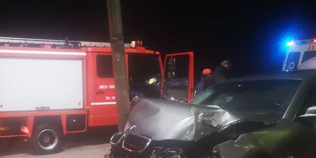 Τροχαίο στη Χαλκίδα – Αυτοκίνητο κατέληξε μέσα σε κατάστημα