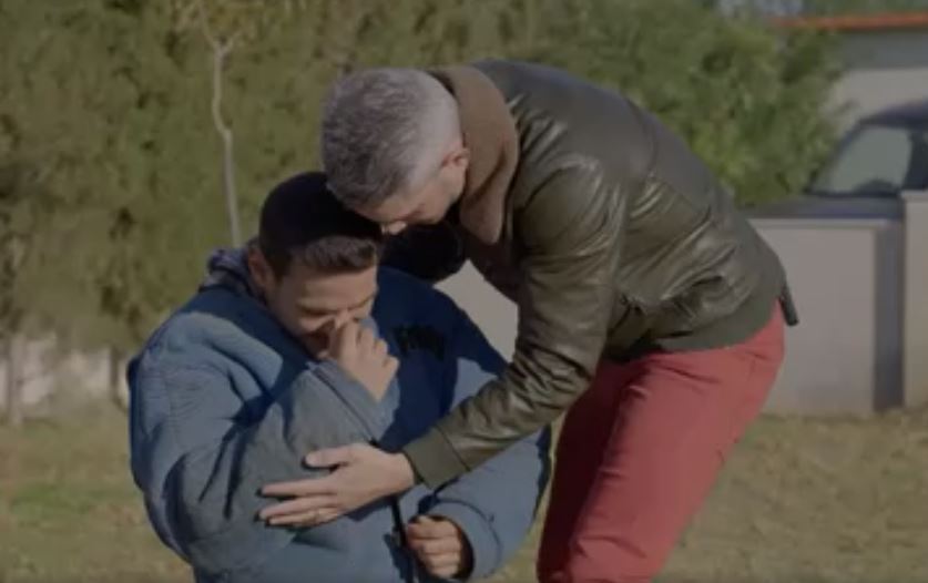 Ο Κώστας Τσουρός “κατέρρευσε” –  Διακόπηκε το γύρισμα του “Night Out”