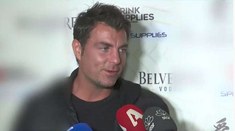 Ο Στέλιος Χανταμπάκης “άρπαξε” στο solarium