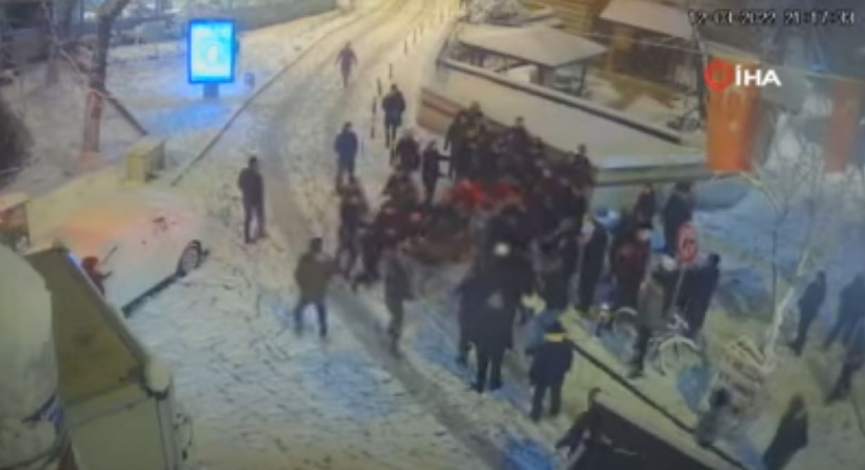 Τουρκία: Ο χιονοπόλεμος παραλίγο να καταλήξει σε μακελειό – 7 τραυματίες έπειτα από πυροβολισμούς