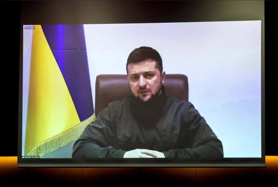 Ζελένσκι: Η Ουκρανία είναι έτοιμη να συζητήσει το καθεστώς ουδετερότητας