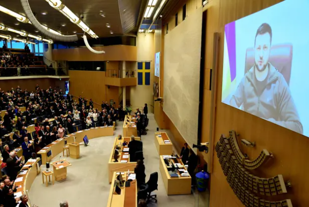Ζελένσκι στο σουηδικό κοινοβούλιο: Μαχόμαστε και για την ασφάλεια της Ευρώπης