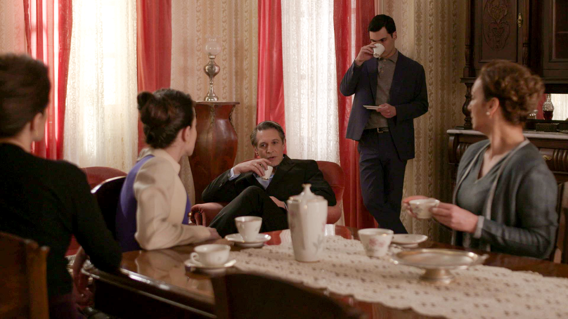 Άγριες Μέλισσες