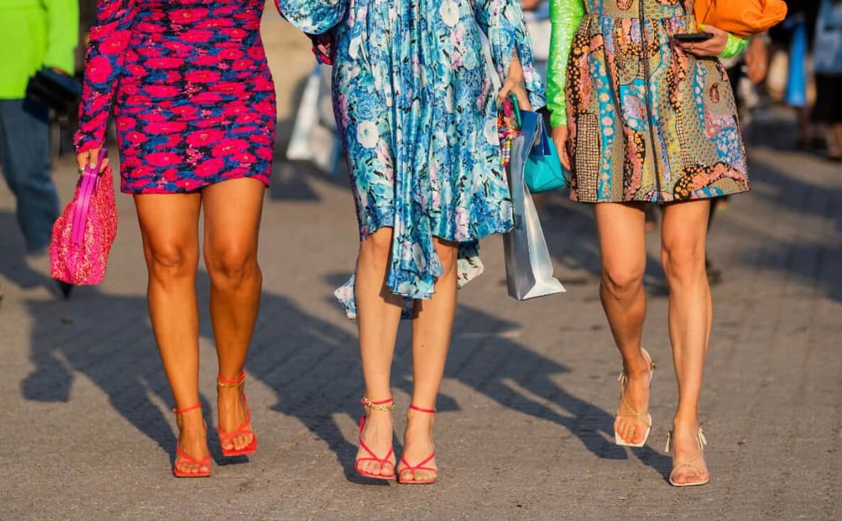 Thong heels: Τα ψηλοτάκουνα σε στιλ σαγιονάρες κατακτούν τον κόσμο