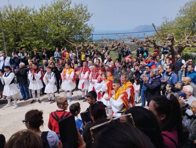 Αχαΐα- Άνω Καστρίτσι: Με επιτυχία αναβίωσε το έθιμο της “Λέησης”