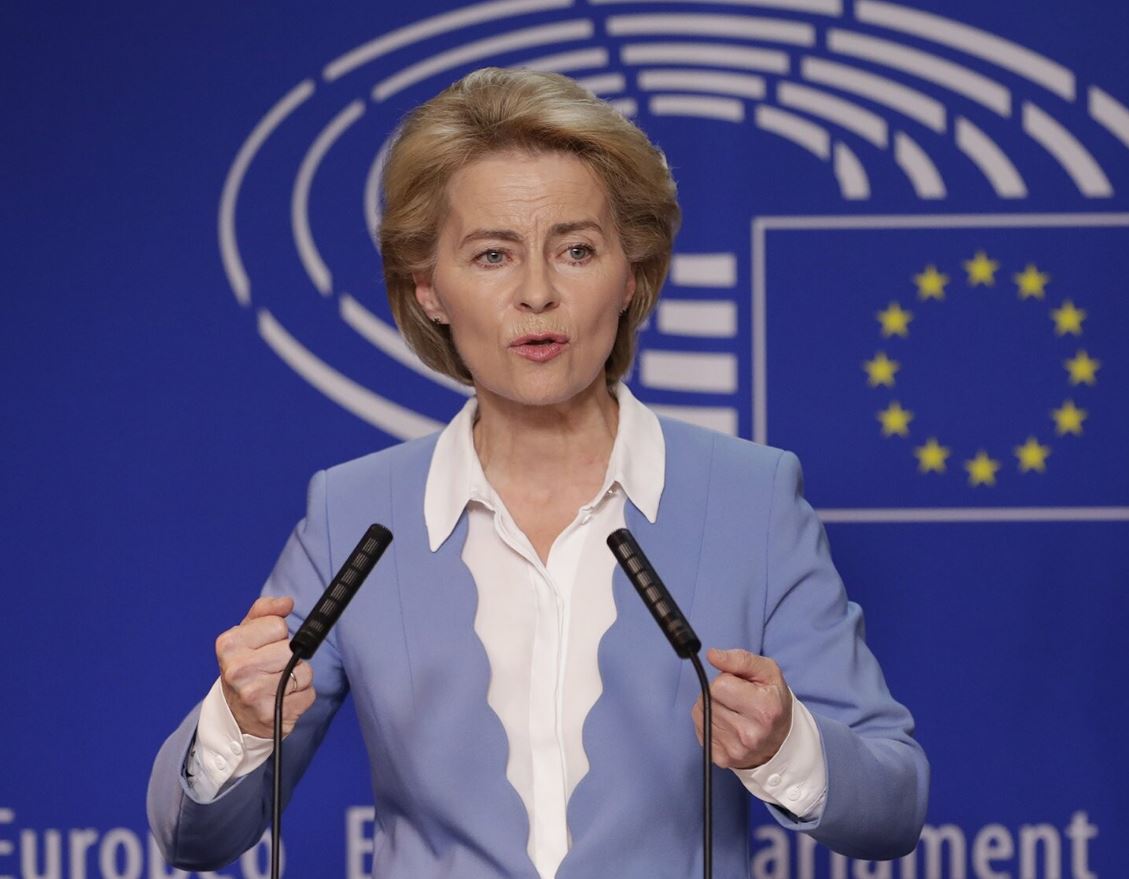 Η πρόεδρος της Κομισιόν Ούρσουλα Φον Ντερ Λάιεν