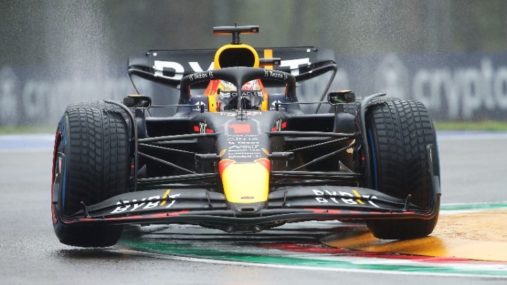 F1: Ο Φερστάπεν πρώτευσε στον αγώνα σπριντ στην Ίμολα