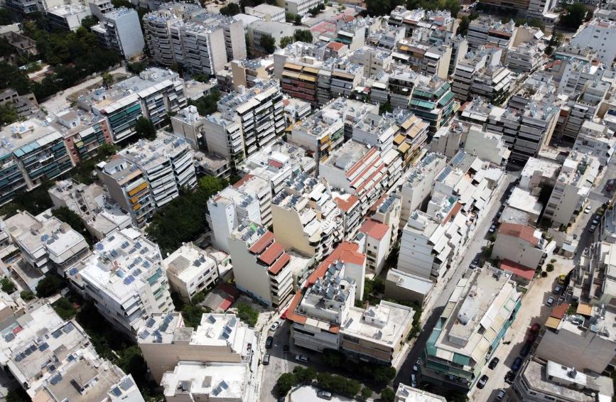 αδήλωτα τετραγωνικά