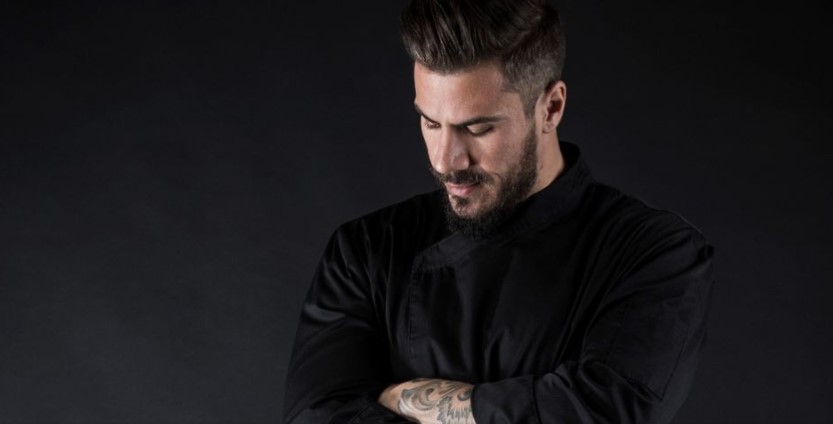 Άκης Πετρετζίκης: Καταγγέλλει ψεύτικο λογαριασμό με το όνομά του στο Instagram