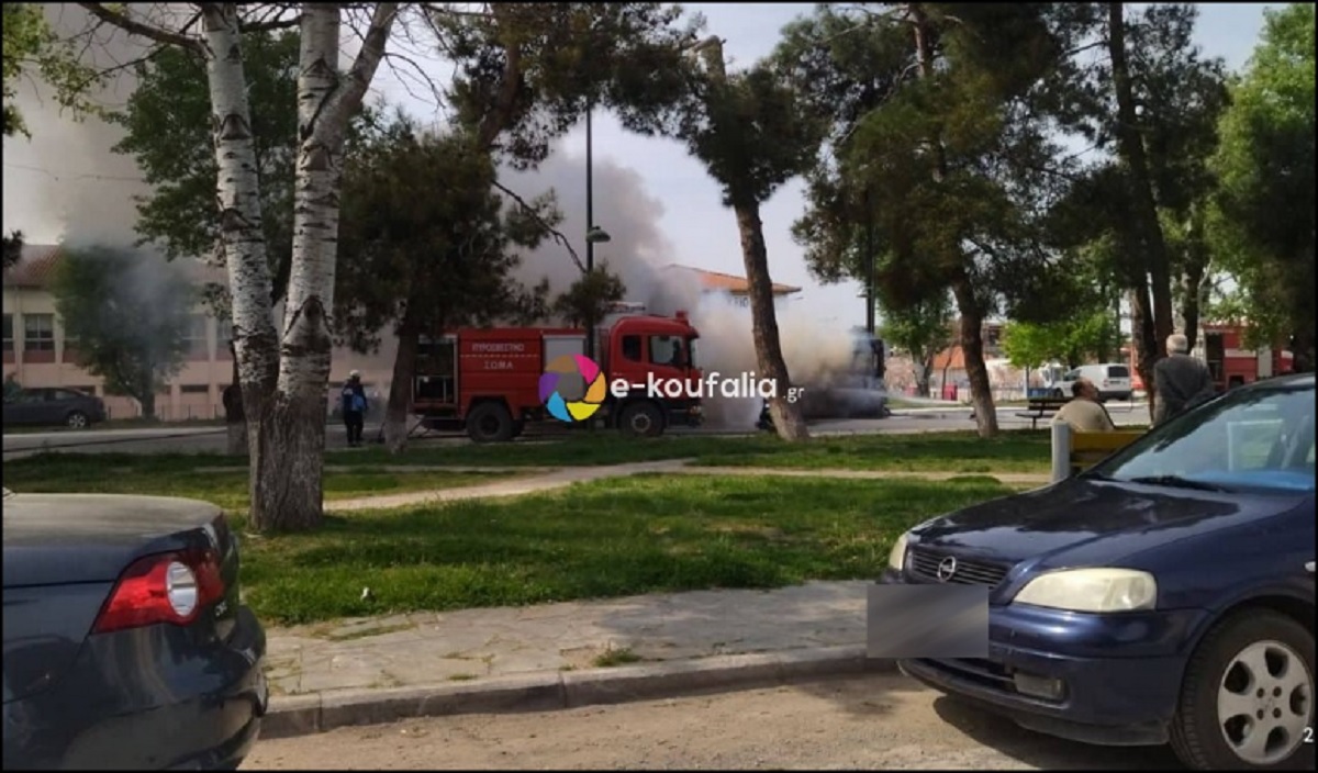 λεωφορείο-φωτιά-Θεσσαλονίκη
