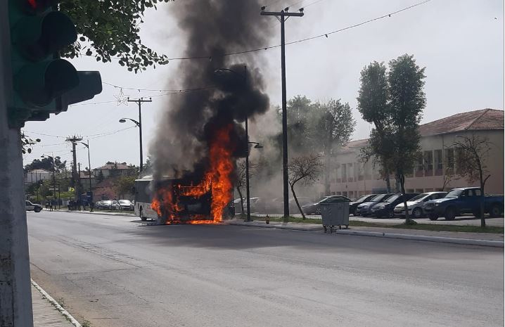 λεωφορείο-φωτιά- Θεσσαλονίκη