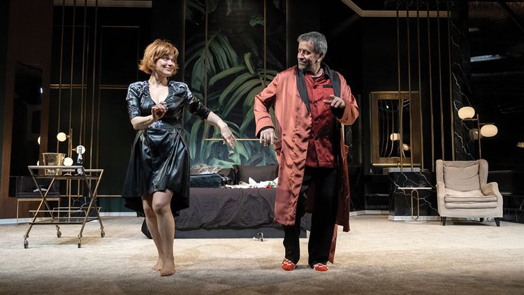 Τέλος η Δάφνη Λαμπρόγιαννη από την παράσταση του Σπύρου Παπαδόπουλου –  Η δήλωση για “ξέσπασμα οργής”