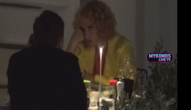 Ελεωνόρα Ζουγανέλη: Ρομαντικό δείπνο με τον σύζυγό της σε γνωστό εστιατόριο στη Μύκονο