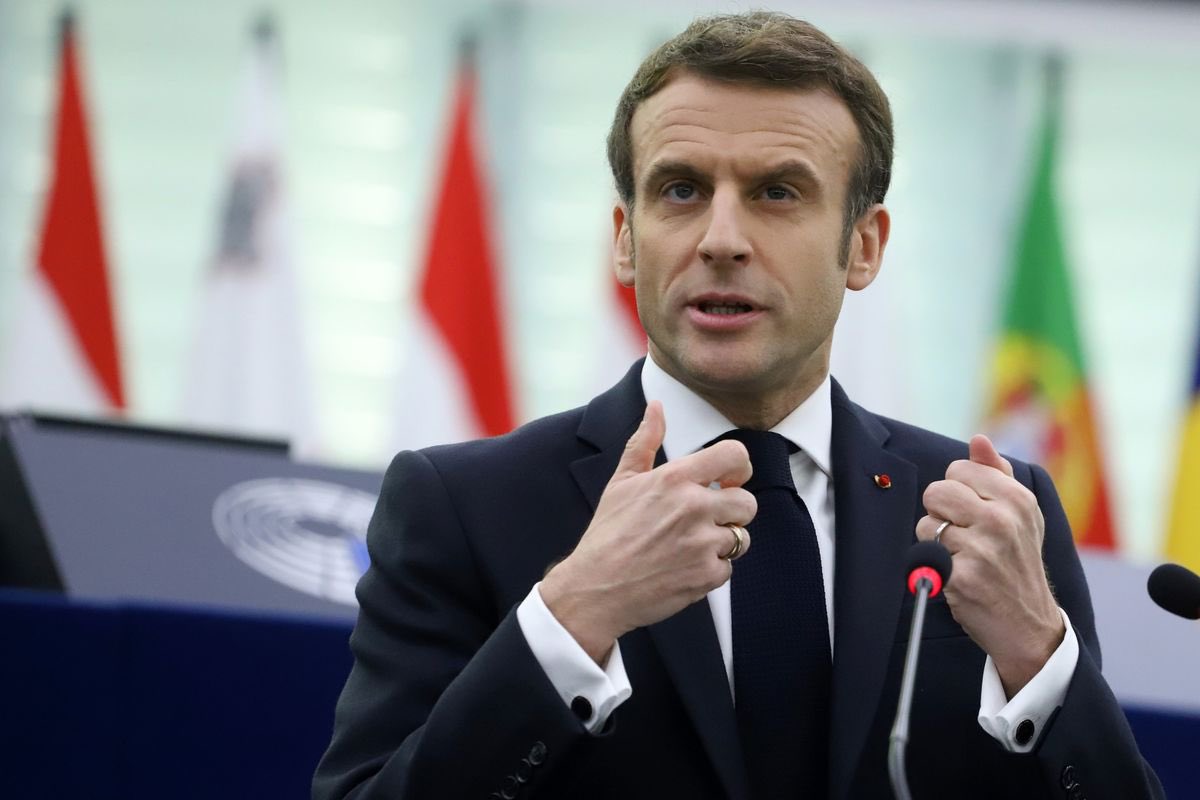 Εμανουέλ Μακρόν: Υπέρ της μεταρρύθμισης των Συνθηκών της ΕΕ