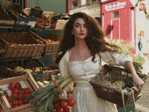 6 Γαλλίδες μας δίνουν το απαραίτητο inspo, προσδιορίζοντας το ανοιξιάτικο parisian chic