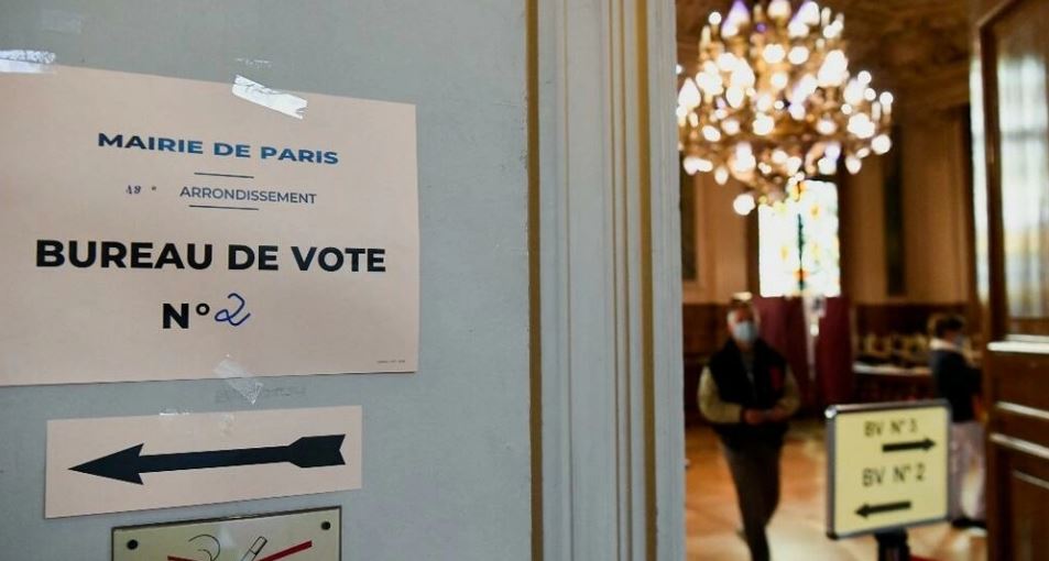 Γαλλικές εκλογές: Οι Γάλλοι στις κάλπες – Η αποχή θα κρίνει τον νικητή