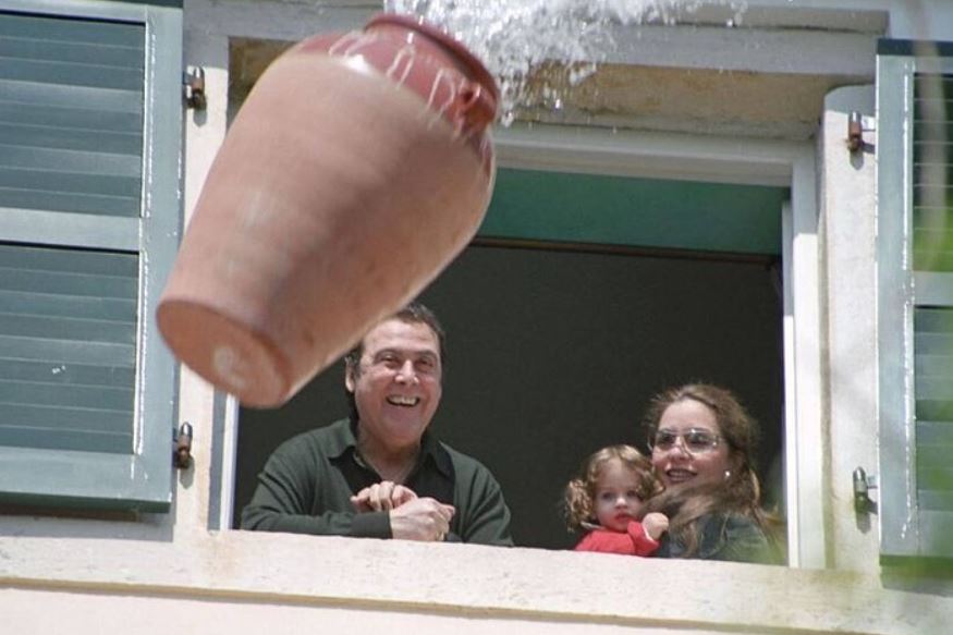 Άντζελα Γκερέκου: Αναπολεί το Πάσχα με τον Τόλη Βοσκόπουλο στην Κέρκυρα – Η συγκινητική ανάρτηση