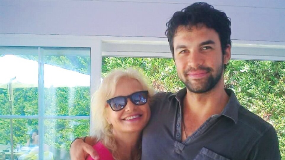 Αγγελική Νικολούλη: Η συγκινητική ανάρτηση από τον γιο της – “Κάθε υπόθεση και μια ουλή στην ψυχή”