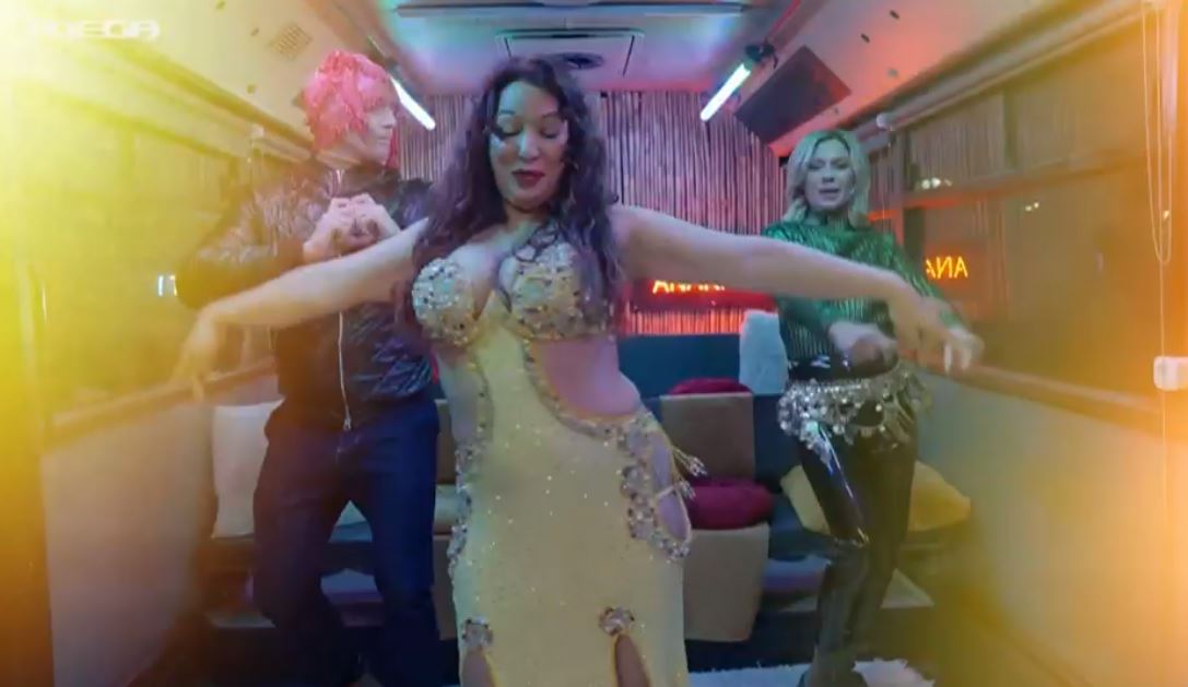 Η Κατερίνα Καραβάτου, η φάρσα στην Ηλιάκη και η… πρόκληση με τον χορό της κοιλιάς