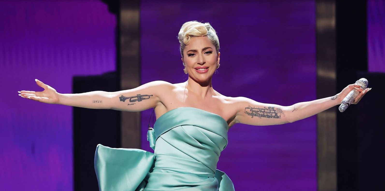 Η εμφάνιση της Lady Gaga στα φετινά Grammys