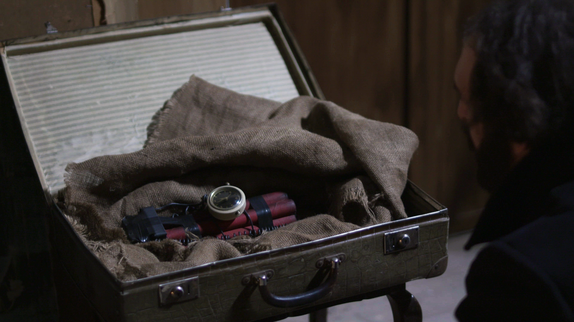 Άγριες Μέλισσες: Νέες αναταράξεις και ένας θανάσιμος κίνδυνος