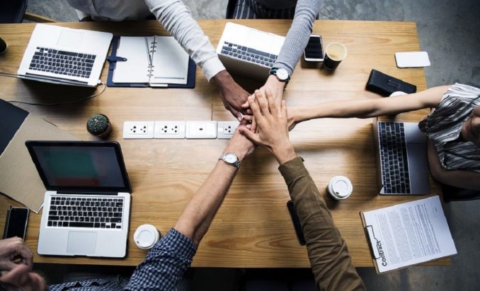 μικρομεσαίες επιχειρήσεις