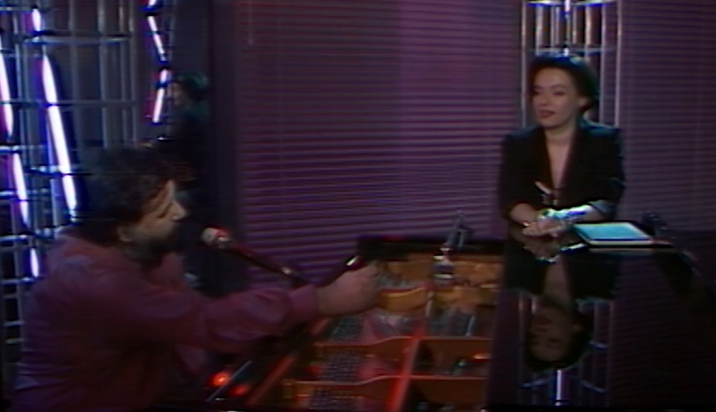 Θάνος Μικρούτσικος: H τηλεοπτική συνάντηση με την Μαλβίνα Κάραλη το 1988