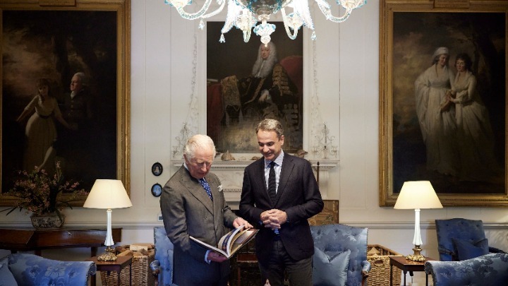 Κυριάκος Μητσοτάκης: Συναντήθηκε με τον πρίγκιπα Κάρολο στη Σκωτία – Στόχος η ανάδειξη του κτήματος Τατοΐου