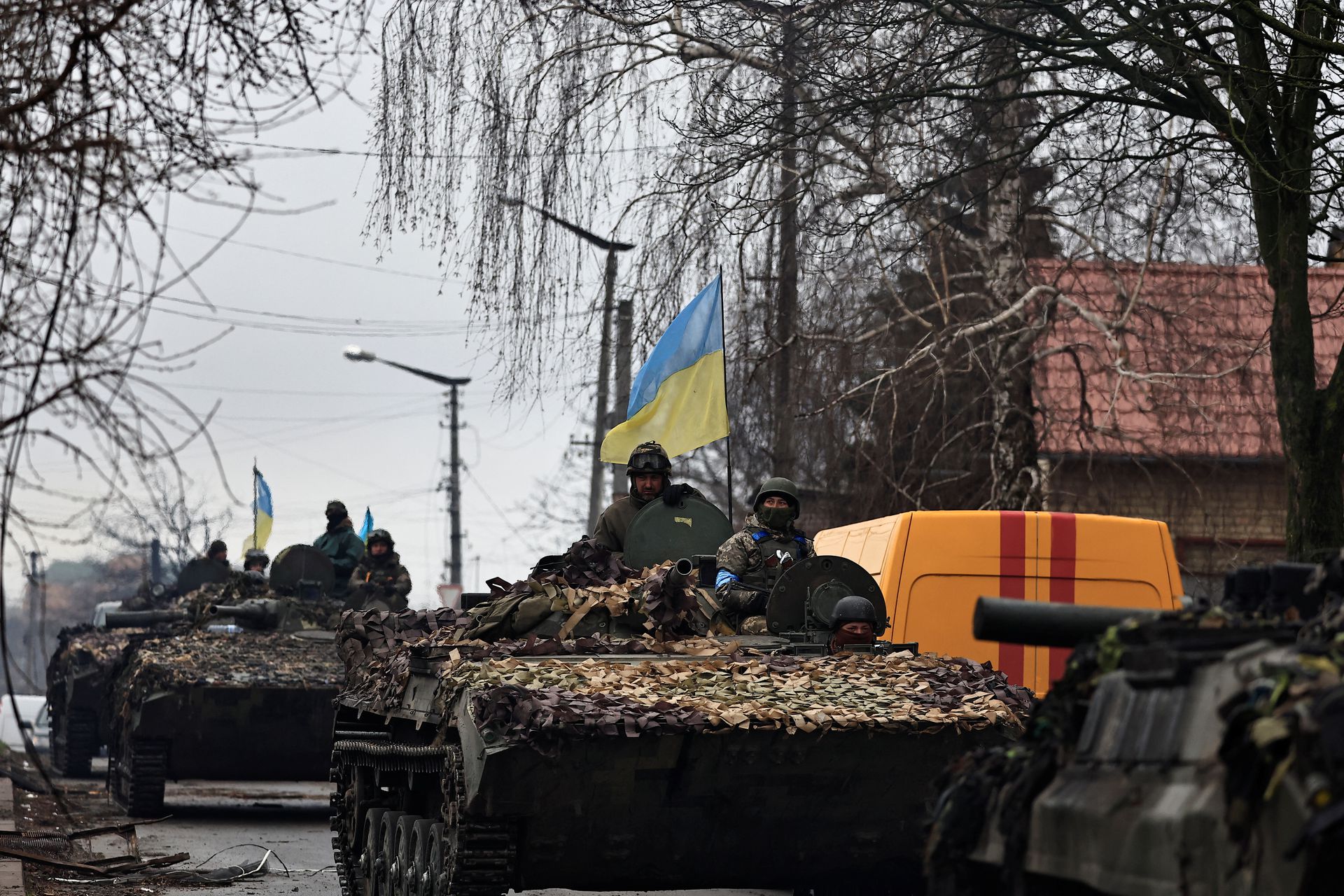 Πόλεμος στην Ουκρανία: Ισχυρές εκρήξεις σε Χάρκοβο και Μικολάιφ – Στους 57 οι νεκροί από την επίθεση στο Κραματόρσκ