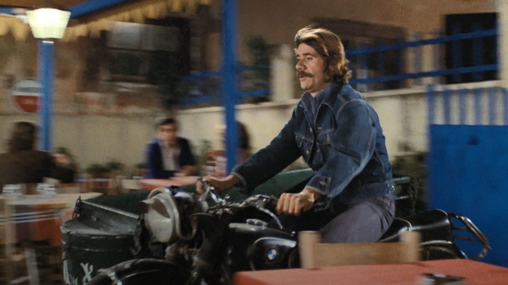 Σταύρος Παράβας: Η Finos Film θυμάται τον “μάγκα με το τρίκυκλο” – Η άγνωστη σχέση του με την αδελφή του Ωνάση