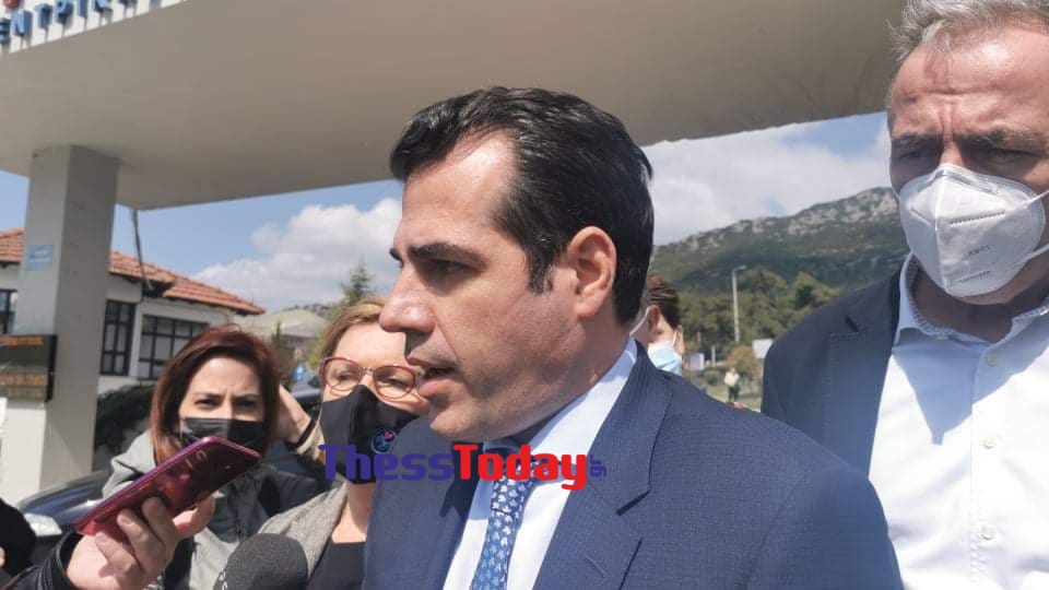 Πλεύρης-Γκάγκα για “Παπανικολάου”: Αν δεν ήταν άμεση η διακοπή παροχής οξυγόνου, θα είχε λαμπαδιάσει