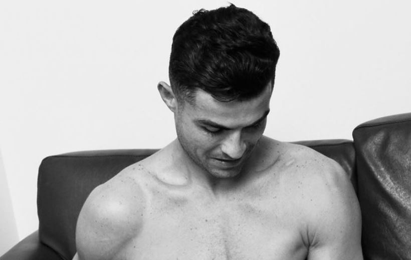 Κριστιάνο Ρονάλντο: Έρωτας με την νεογέννητη κορούλα του – Η τρυφερή φωτογραφία που δημοσίευσε