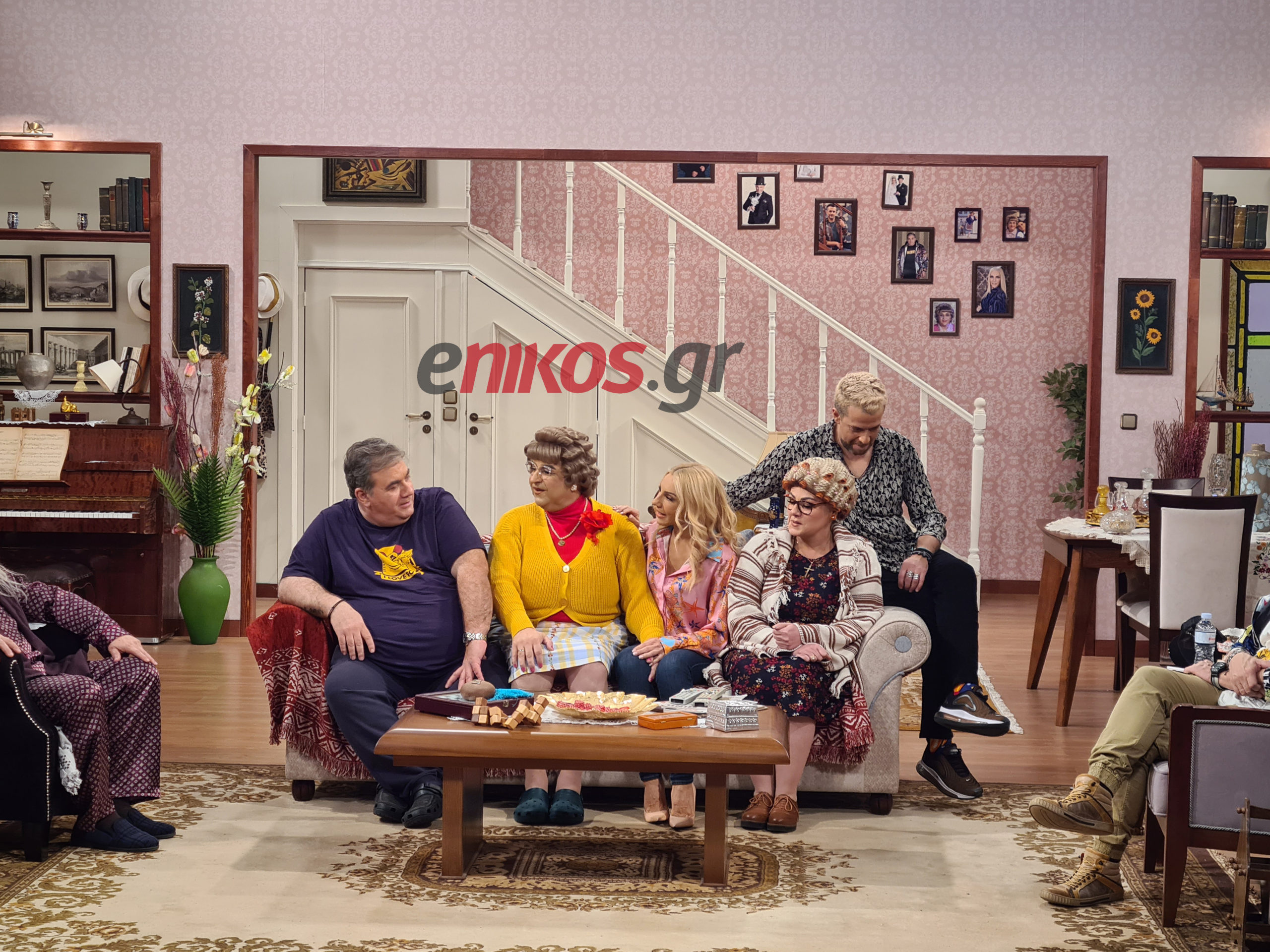 Super Mammy: Το enikos.gr “τρύπωσε” στα παρασκήνια της νέας σειράς του ANT1