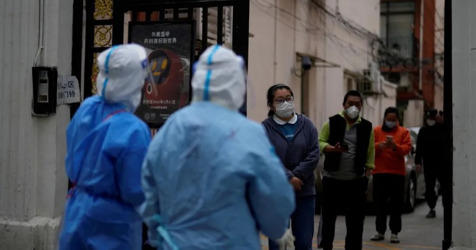 Κίνα: Πρώτοι θάνατοι εξαιτίας της COVID-19 στη Σαγκάη μετά την επιβολή lockdown