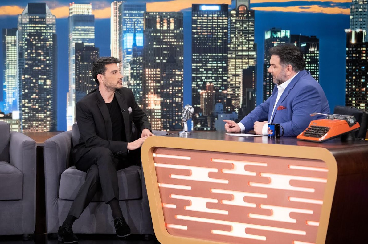 “The 2Night Show” απόψε με τον Παντελή Τουτουντζή – Ο σύντροφός του και η οικογένειά τους