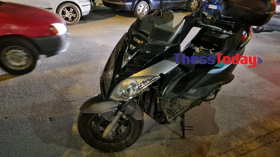 Τροχαίο στη Θεσσαλονίκη: Σύγκρουση μηχανής με ΙΧ – Ένας τραυματίας – ΦΩΤΟ