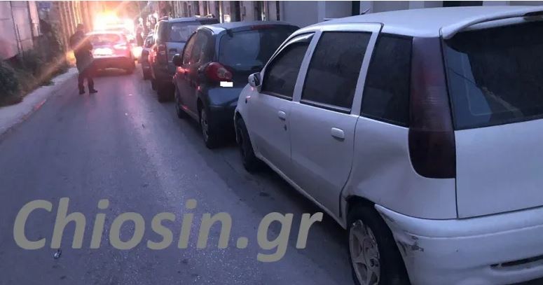 Χίος: Τρελή πορεία αυτοκινήτου – Ζημιές σε επτά παρκαρισμένα οχήματα