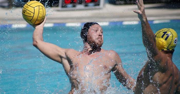 Περιστέρι – ΠΑΟΚ: Επεισόδια και διακοπή στον αγώνα πόλο