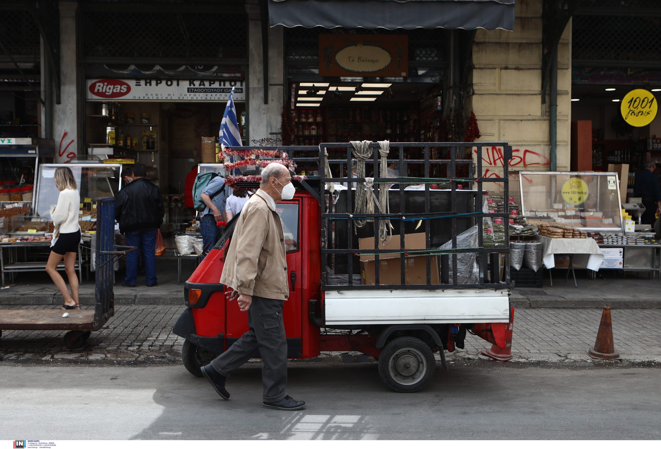 Σαρηγιάννης: Επιβράδυνση της πτωτικής πορείας της διασποράς πανελλαδικά – SOS για χρήση μάσκας